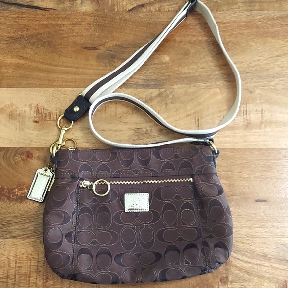 Coach Handbags - NWOT Coach signature poppy shoulder purse